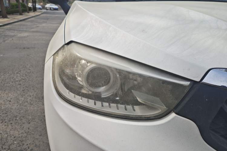 Used Brilliance V3 2015 1.5L Automatic Elite Model Right Front Headlight