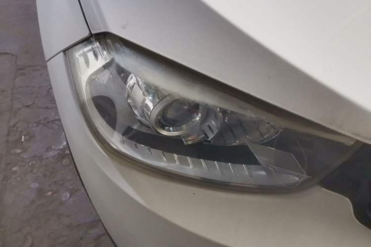 Used Brilliance V3 2015 1.5L Automatic Smart Version Right Front Headlight