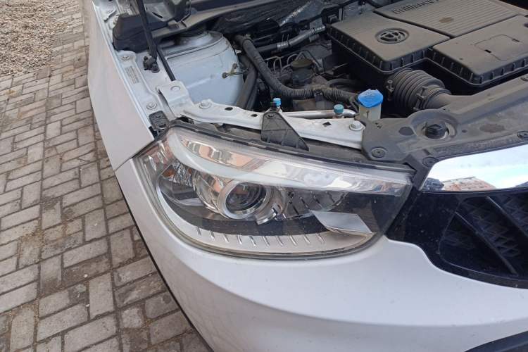 Used Brilliance V3 2015 1.5L Manual Smart Version Right Front Headlight