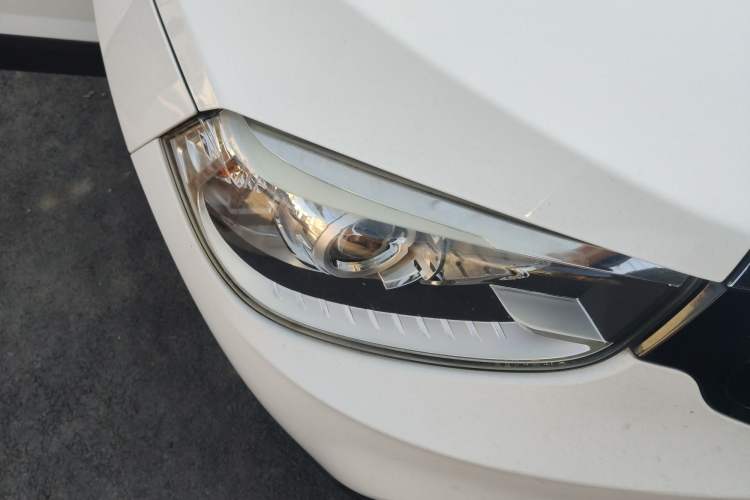 Used Brilliance V3 2015 1.5L Manual Smart Version Right Front Headlight