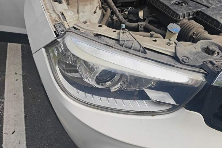 Used Brilliance V3 2015 1.5L Automatic Smart Version Right Front Headlight