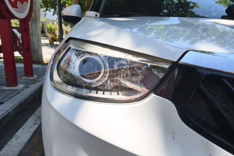 Used Brilliance V3 2015 1.5L Manual Smart Version Right Front Headlight