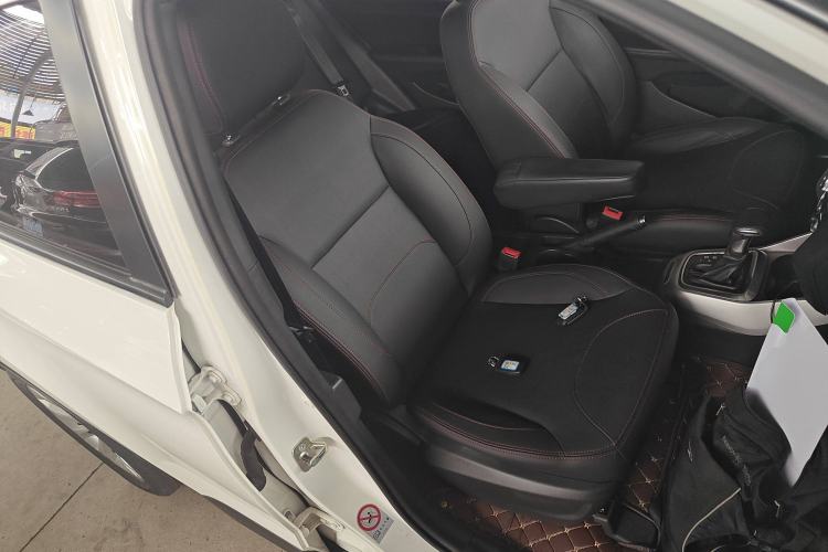 Used Brilliance V3 2015 1.5L Automatic Smart Version Right Front Seat