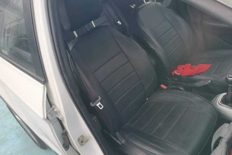 Used Brilliance V3 2015 1.5L Manual Elite Model Right Front Seat
