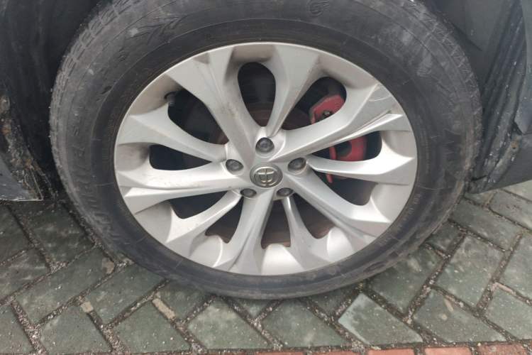 Used Brilliance V3 2015 1.5L Manual Comfort Model Right Front Wheel Hub