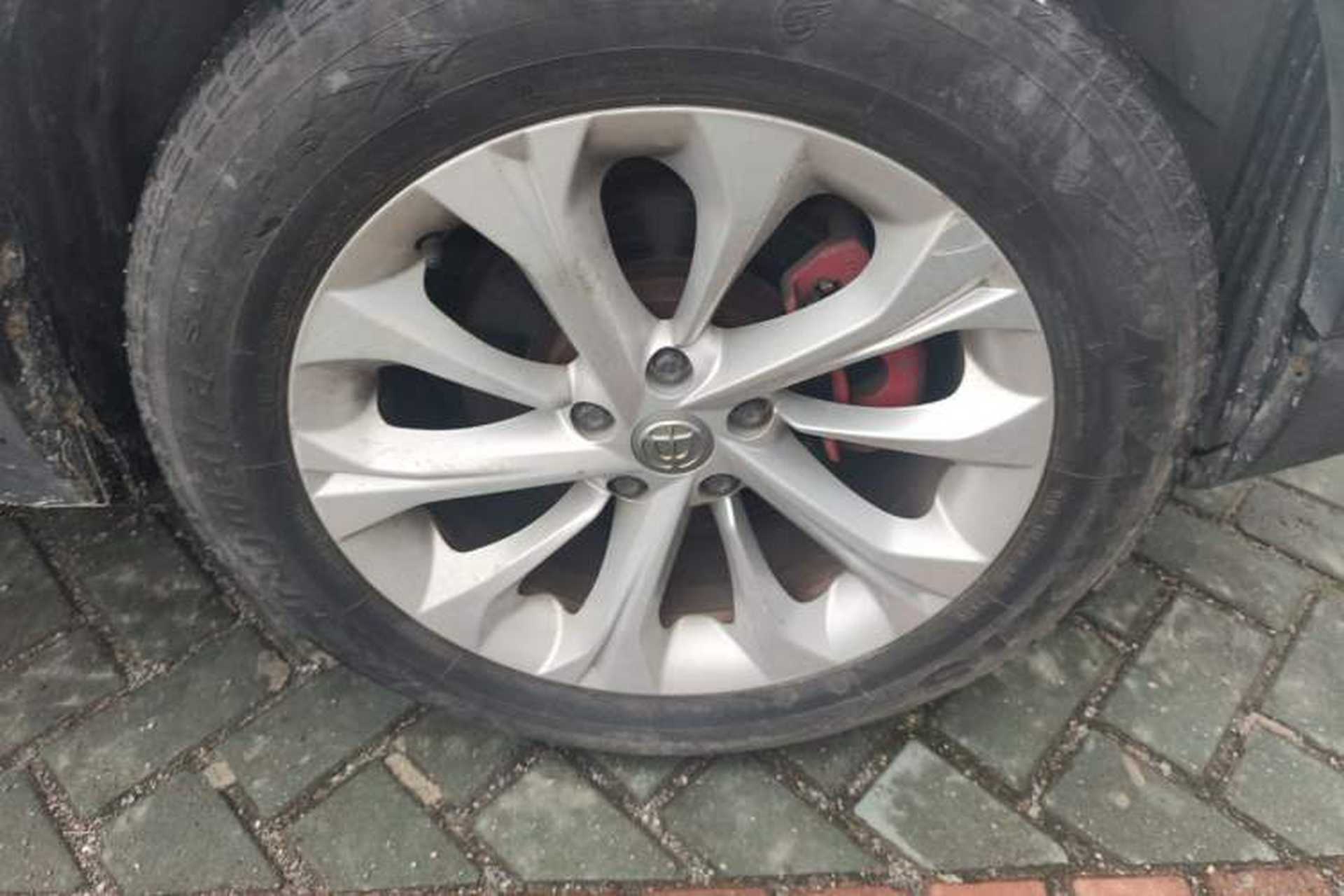 Used Brilliance V3 2015 1.5L Manual Comfort Model Right Front Wheel Hub