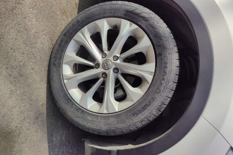 Used Brilliance V3 2015 1.5L Manual Smart Version Right Front Wheel Hub
