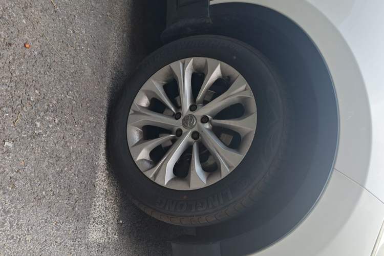 Used Brilliance V3 2015 1.5L Automatic Comfort Edition Right Front Wheel Hub