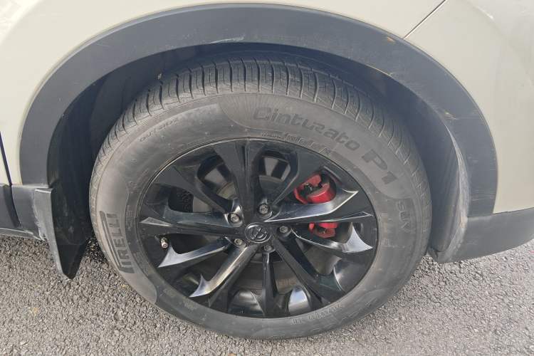Used Brilliance V3 2015 1.5L Automatic Smart Version Right Front Wheel Hub
