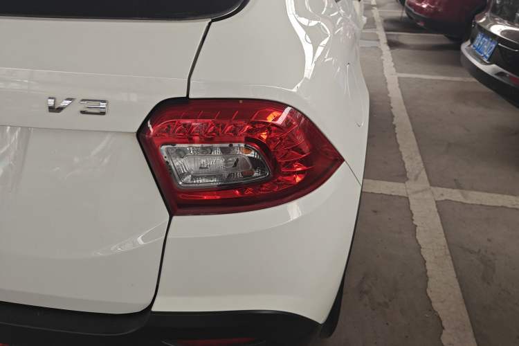 Used Brilliance V3 2015 1.5L Automatic Smart Version Right Rear Taillight
