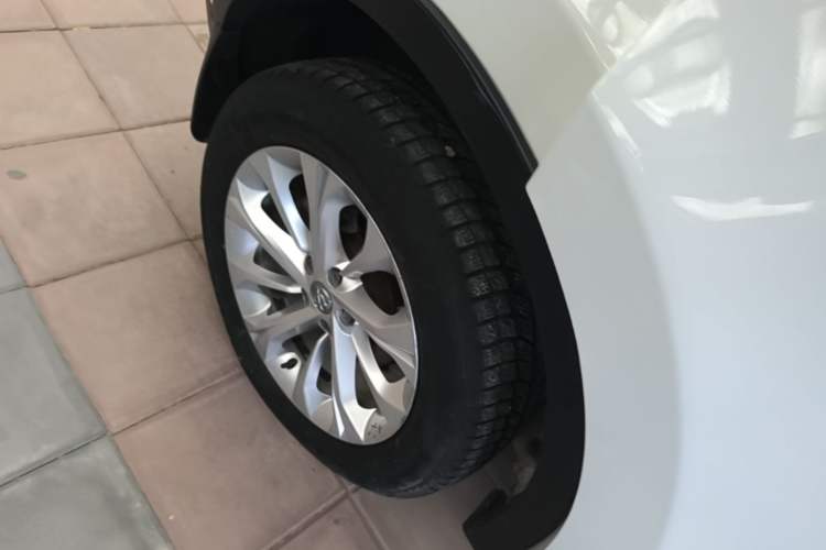 Used Brilliance V3 2015 1.5L Automatic Elite Model Right Rear Wheel Hub