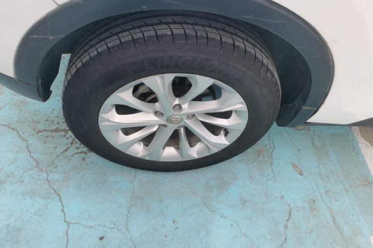 Used Brilliance V3 2015 1.5L Manual Elite Model Right Rear Wheel Hub