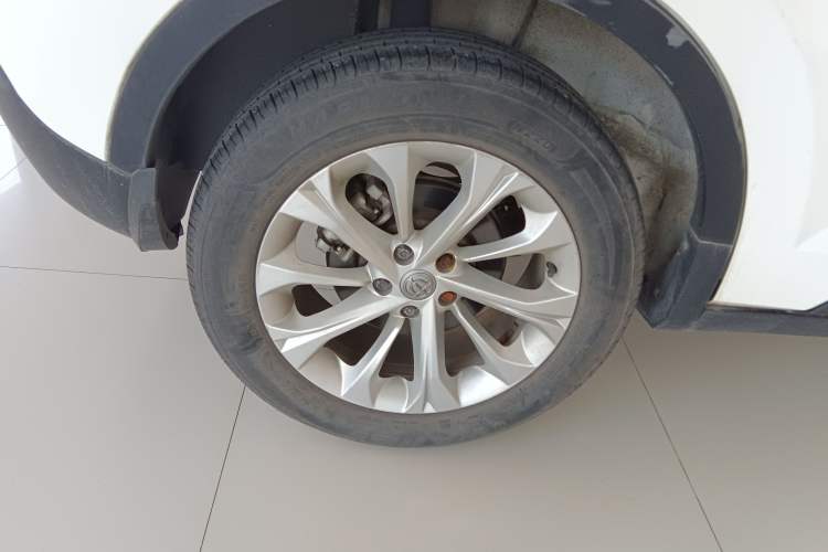 Used Brilliance V3 2015 1.5L Manual Elite Model Right Rear Wheel Hub