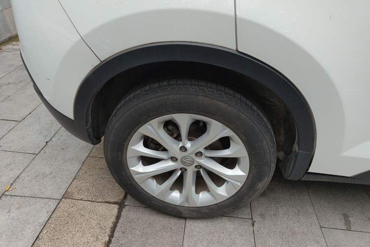 Used Brilliance V3 2015 1.5L Manual Elite Model Right Rear Wheel Hub