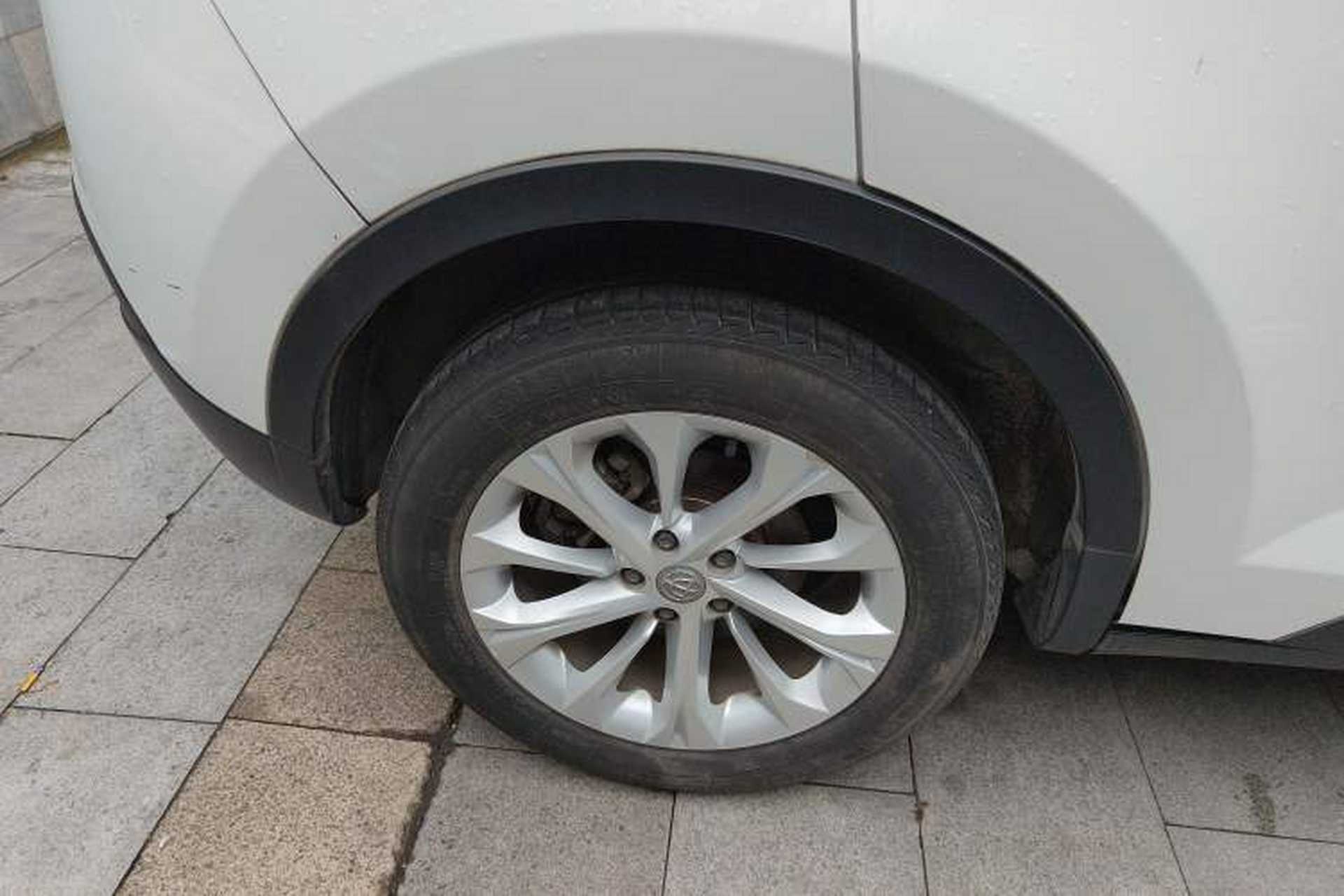 Used Brilliance V3 2015 1.5L Manual Elite Model Right Rear Wheel Hub