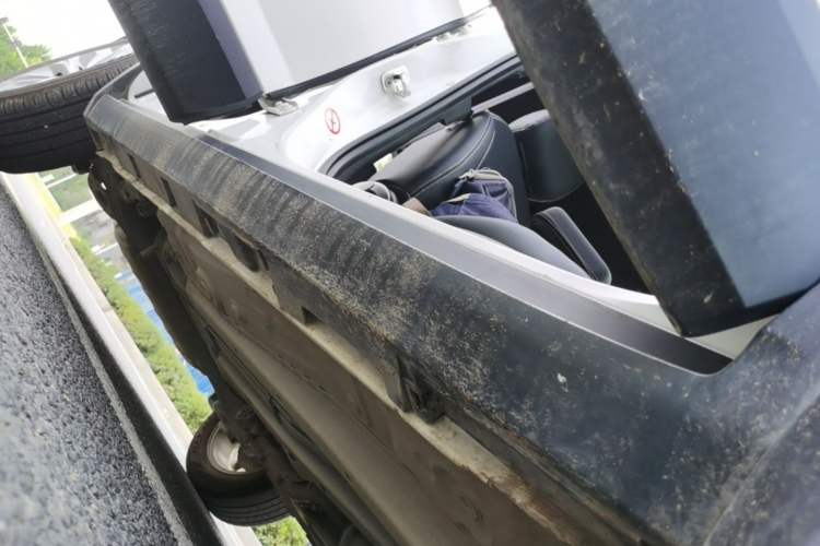 Used Brilliance V3 2015 1.5L Manual Comfort Model Right Side Sill