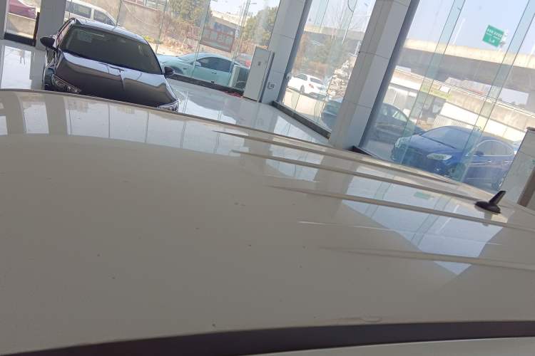 Used Brilliance V3 2015 1.5L Manual Elite Model Roof