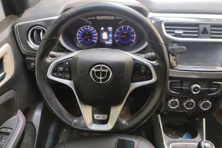 Used Brilliance V3 2015 1.5L Manual Smart Version Steering Wheel