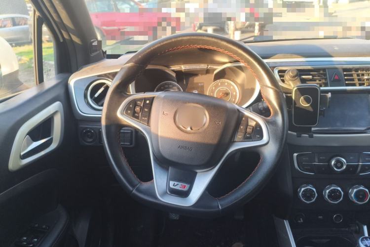 Used Brilliance V3 2015 1.5L Manual Smart Version Steering Wheel