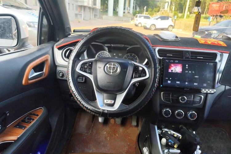 Used Brilliance V3 2015 1.5L Manual Smart Version Steering Wheel