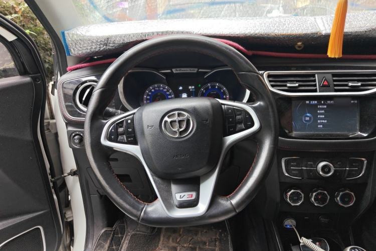 Used Brilliance V3 2015 1.5L Manual Smart Version Steering Wheel