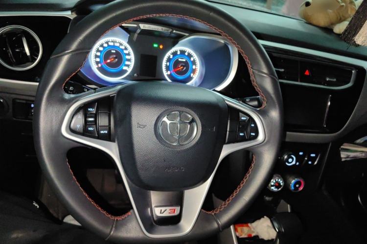 Used Brilliance V3 2015 1.5L Automatic Elite Model Steering Wheel
