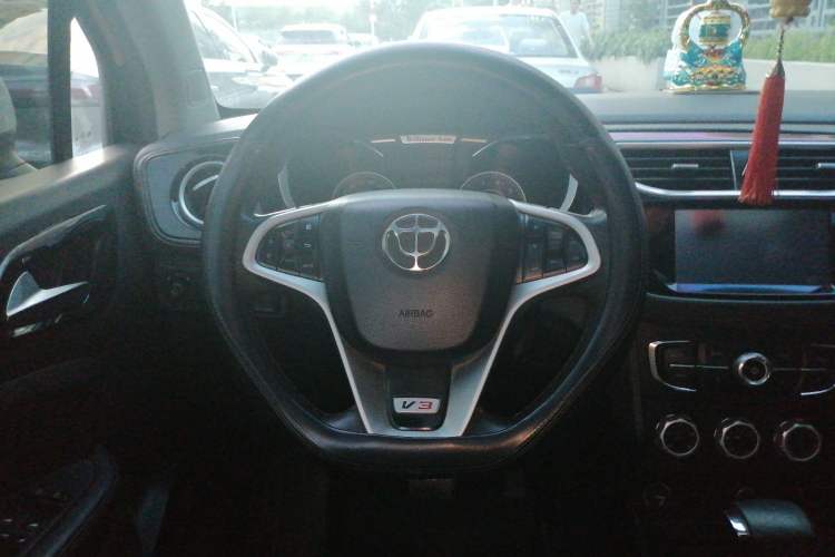 Used Brilliance V3 2015 1.5L Automatic Smart Version Steering Wheel