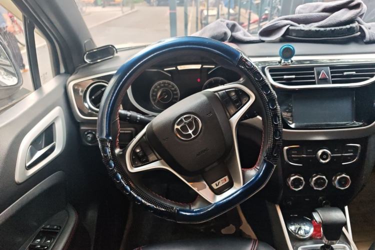 Used Brilliance V3 2015 1.5L Automatic Elite Model Steering Wheel