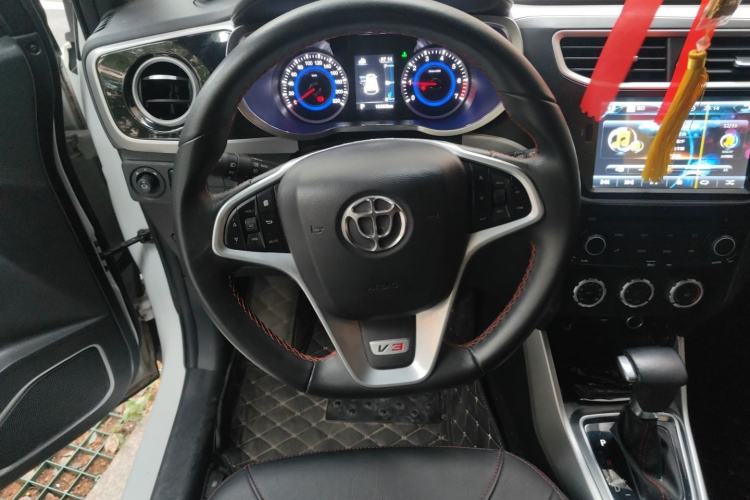 Used Brilliance V3 2015 1.5L Automatic Smart Version Steering Wheel