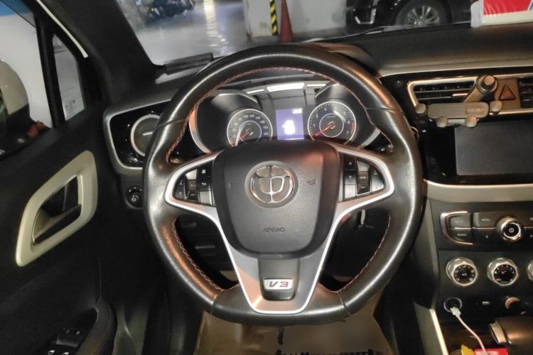 Used Brilliance V3 2015 1.5L Automatic Smart Version Steering Wheel