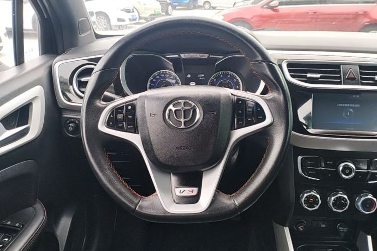 Used Brilliance V3 2015 1.5L Manual Smart Version Steering Wheel