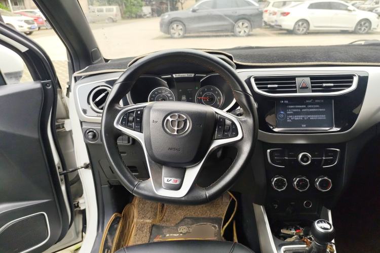 Used Brilliance V3 2015 1.5L Manual Smart Version Steering Wheel