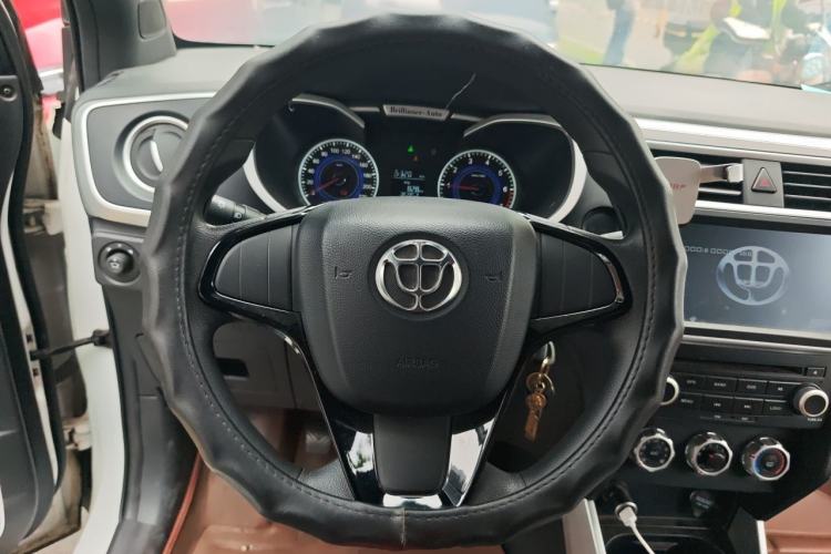 Used Brilliance V3 2015 1.5L Manual Base Version Steering Wheel