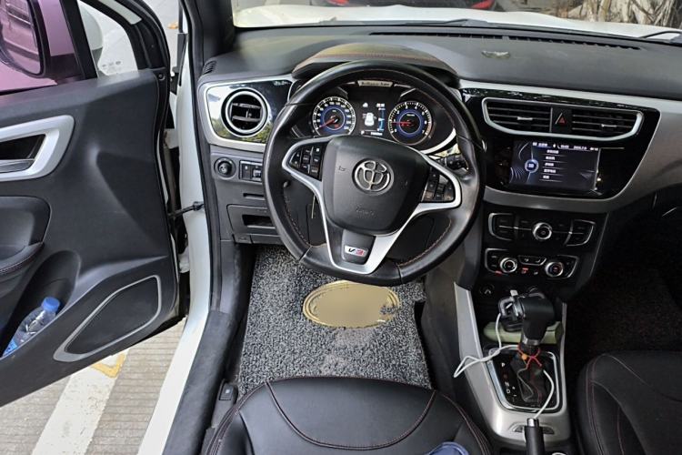 Used Brilliance V3 2015 1.5T Automatic Flagship Model Steering Wheel