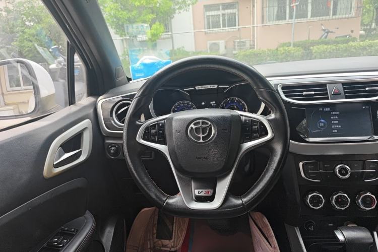 Used Brilliance V3 2015 1.5L Automatic Smart Version Steering Wheel