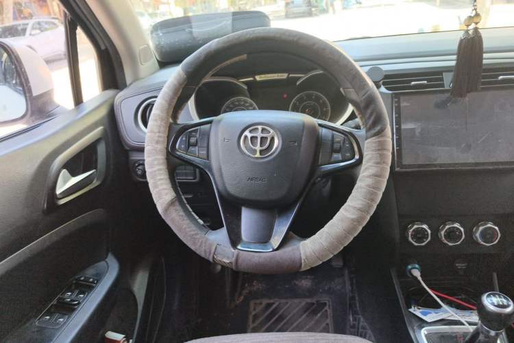 Used Brilliance V3 2015 1.5L Manual Smart Version Steering Wheel