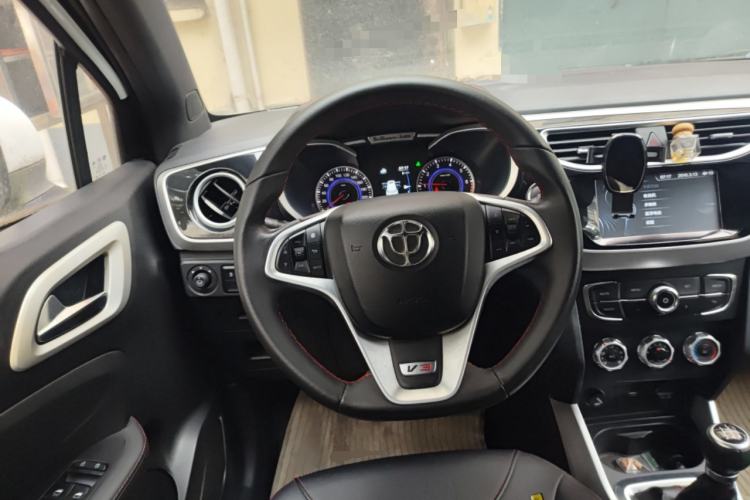 Used Brilliance V3 2015 1.5L Manual Smart Version Steering Wheel