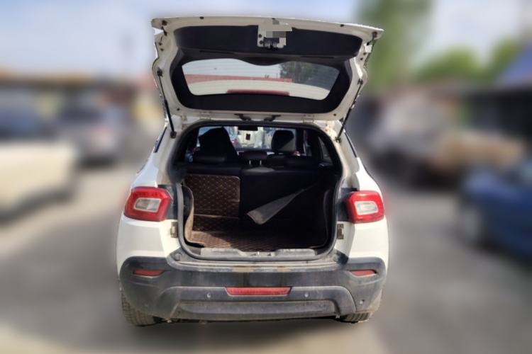 Used Brilliance V3 2015 1.5L Manual Base Version Trunk