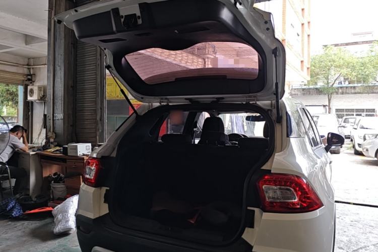 Used Brilliance V3 2015 1.5L Automatic Elite Model Trunk