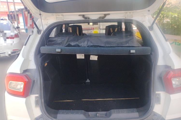 Used Brilliance V3 2015 1.5L Manual Base Version Trunk