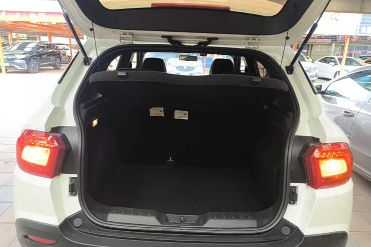 Used Brilliance V3 2015 1.5L Automatic Elite Model Trunk