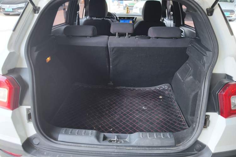 Used Brilliance V3 2015 1.5L Manual Comfort Model Trunk