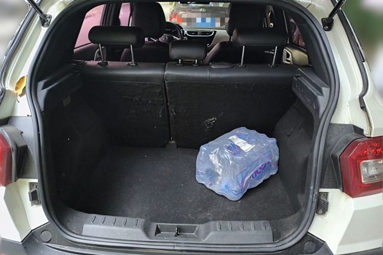 Used Brilliance V3 2015 1.5T Automatic Flagship Model Trunk
