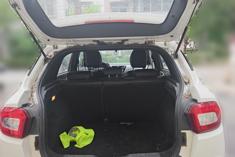 Used Brilliance V3 2015 1.5L Automatic Smart Version Trunk