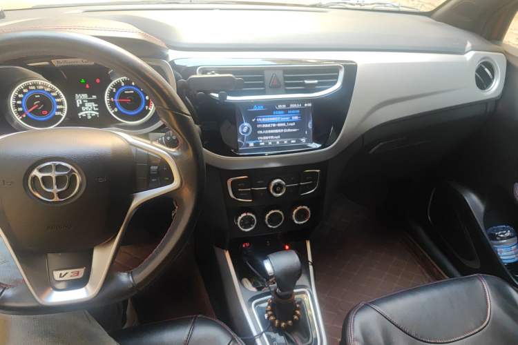 Used Brilliance V3 2015 1.5T Automatic Elite Model Audio And AC Panel