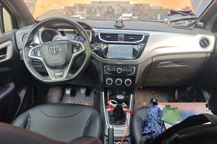 Used Brilliance V3 2015 1.5L Manual Smart Version Center Console