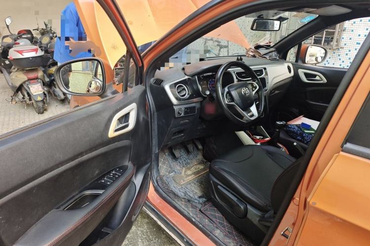 Used Brilliance V3 2015 1.5L Manual Smart Version Driver Seat