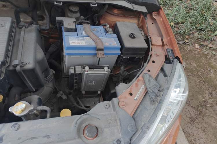 Used Brilliance V3 2015 1.5L Automatic Elite Model Engine Bay Left