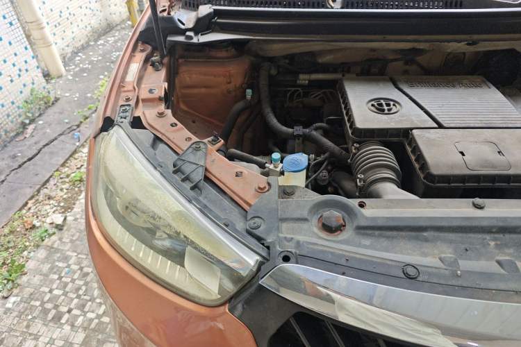 Used Brilliance V3 2015 1.5L Manual Smart Version Engine Bay Right