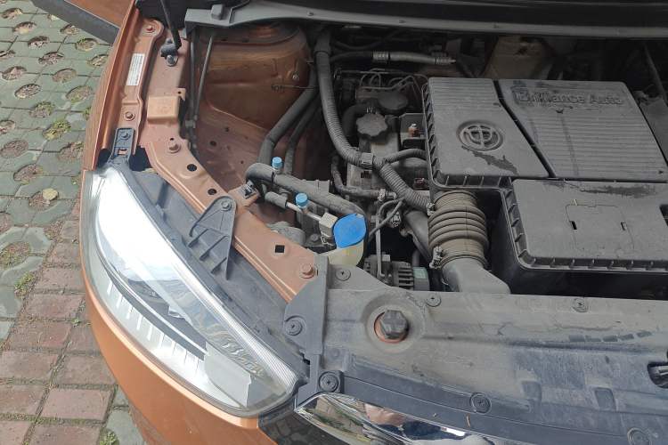 Used Brilliance V3 2015 1.5L Automatic Elite Model Engine Bay Right